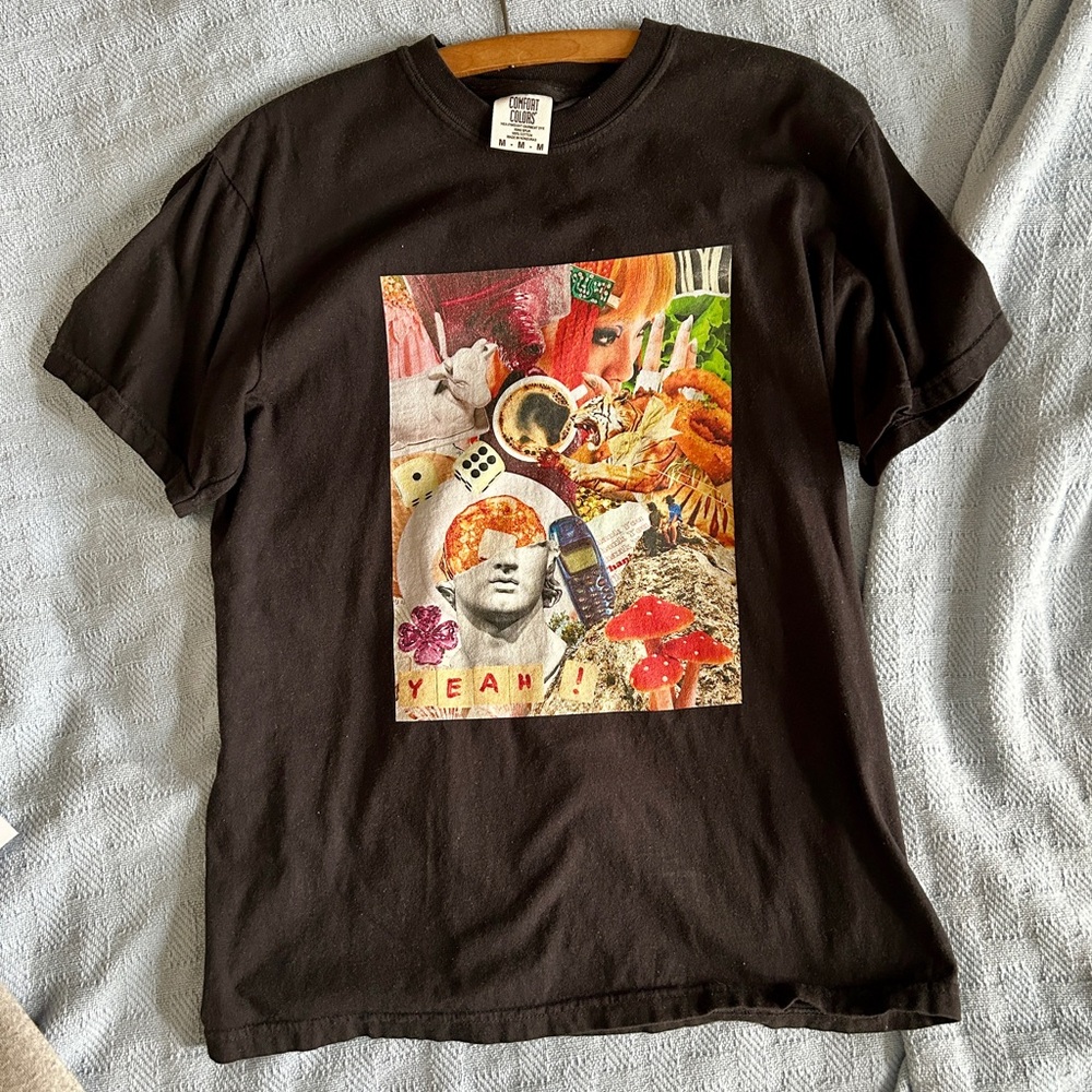 Cool digital collage graphic t-shirt comfort colors size medium